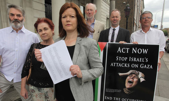 Petition: Some 5,836 Irish people have signed a Sadaka-organised petition demanding action to stop Israel’s attacks on Gaza. Pictured delivering it to the Department of Foreign Affairs today are Proinsias de Rossa, Former Chair of the European Parliament Palestine Delegation; Barbara Walshe; Hilary Minch, deputy chair of Sadaka; Kevin Liston, Sadaka; David Joyce, Irish Congress of Trade Unions and Philip O’Connor, Sadaka. Photo by Derek Speirs